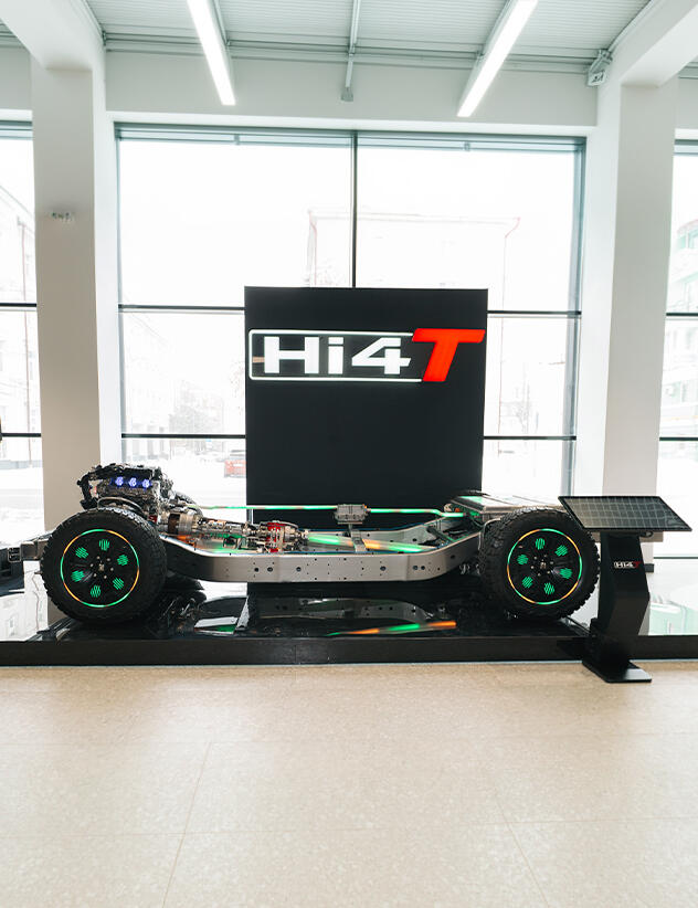 Презентация системы гибридного полного привода Hi4-T в дилерском центре TANK