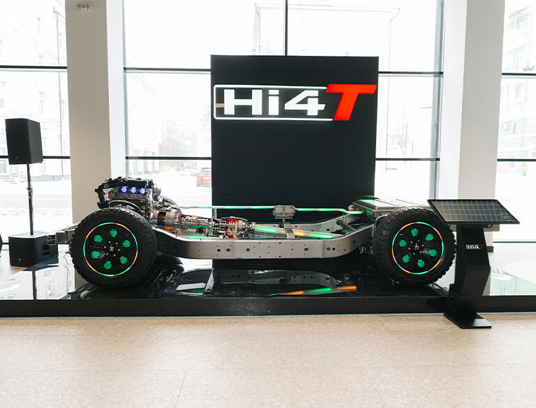 Презентация системы гибридного полного привода Hi4-T в дилерском центре TANK